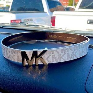 Michael Kors belt in great condition.
